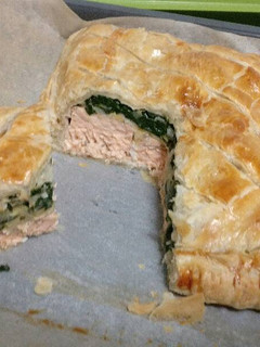 Una foto de Empanada de salmón y espinacas