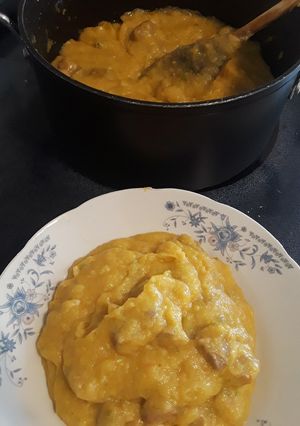 A picture of Tamal en cazuela.