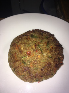 Una foto de 🌱Hamburguesa de quinoa vegana 🌱