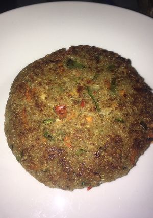 Una foto de 🌱Hamburguesa de quinoa vegana 🌱