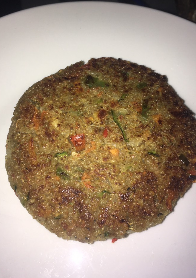 Una foto de 🌱Hamburguesa de quinoa vegana 🌱