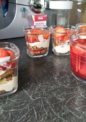 A picture of Simple dessert.