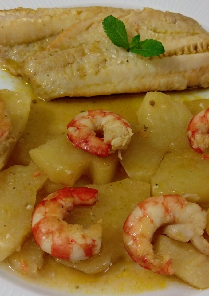 Una foto de Abadejo en salsa con gambones
