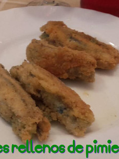Una foto de Boquerones rellenos de pimiento verde*