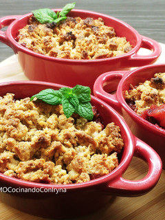 Una foto de Crumble de ciruelas