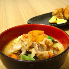 Tonjiru : A miso based pork soup filled with vegetables A picture of Tonjiru : A miso based pork soup filled with vegetables.