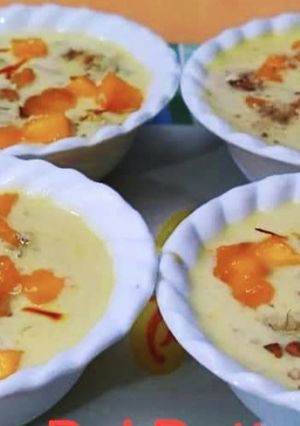 A picture of Kesar Pista Phirni.
