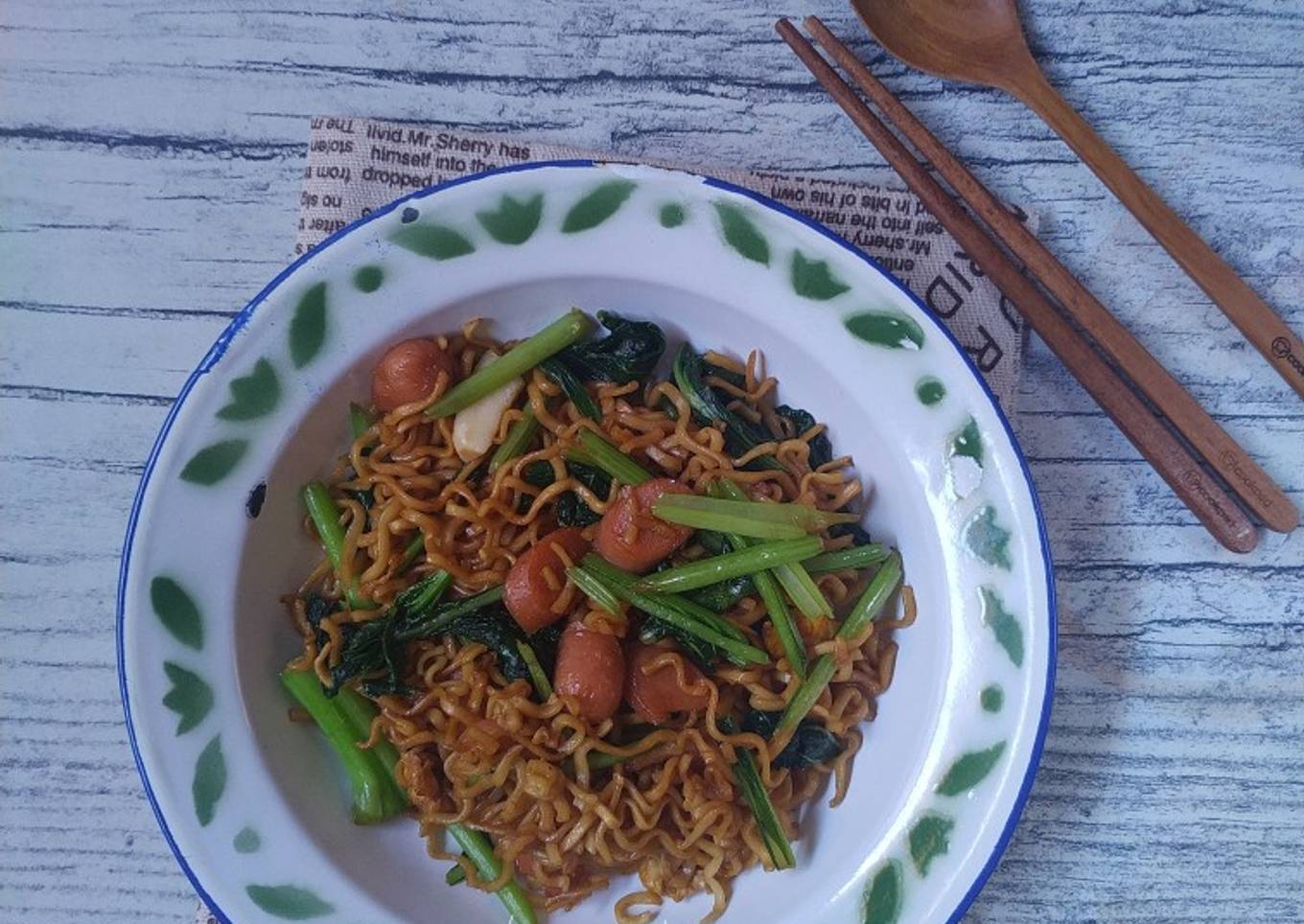 Mie goreng buatan sendiri