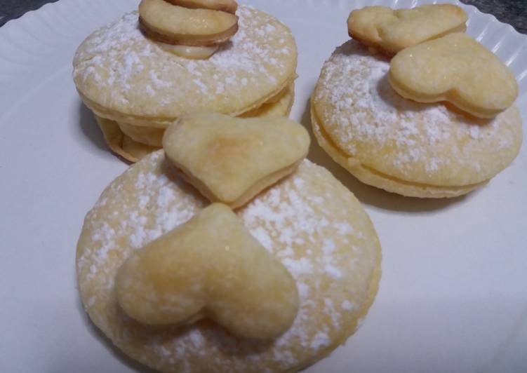 Hojaldre relleno de crema pastelera