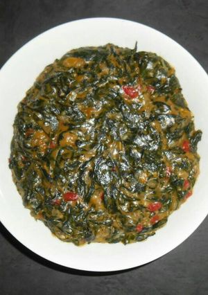 A picture of Peppers Creamed spinach.