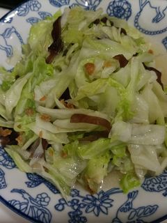 蒜香蝦米炒木耳高麗菜 的食譜成品照片