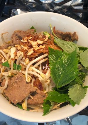 Hình của món Bún bò xào giá.
