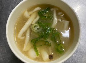 豆腐柴魚味噌 菇菇湯 的食譜成品照片