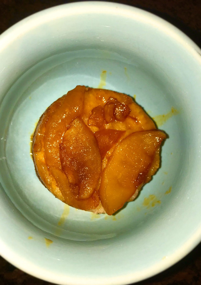 Una foto de Tarta tatin al microondas