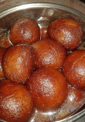 गुलाब जामुन (Gulab jamun recipe in hindi) रेसिपी मुख्य फोटो