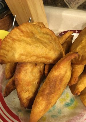 Una foto de Empanadas de carne y pollo 🍗 🍖