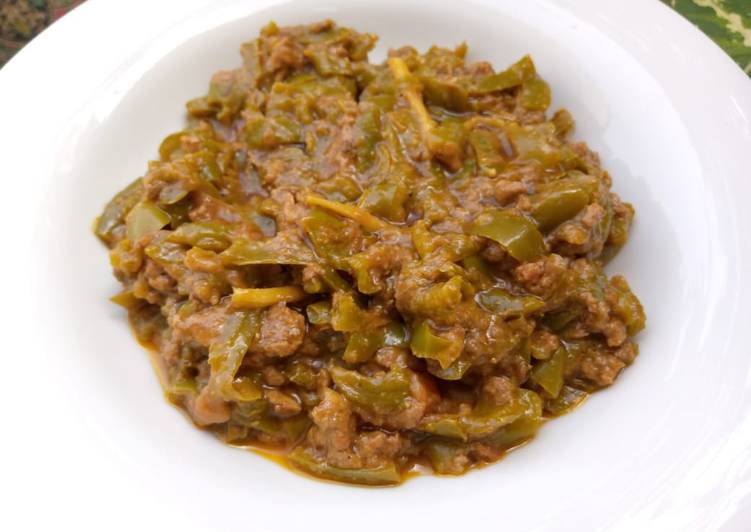 Spicy minced beef with capsicum