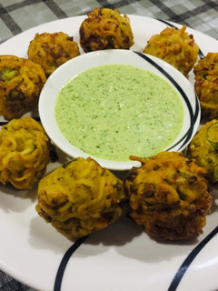 મેગી પકોડા (maggi pakoda Recipe In Gujarati) રેસીપી મુખ્ય ફોટો