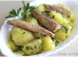 Una foto de Papas aliñás con melva e ingrediente secreto