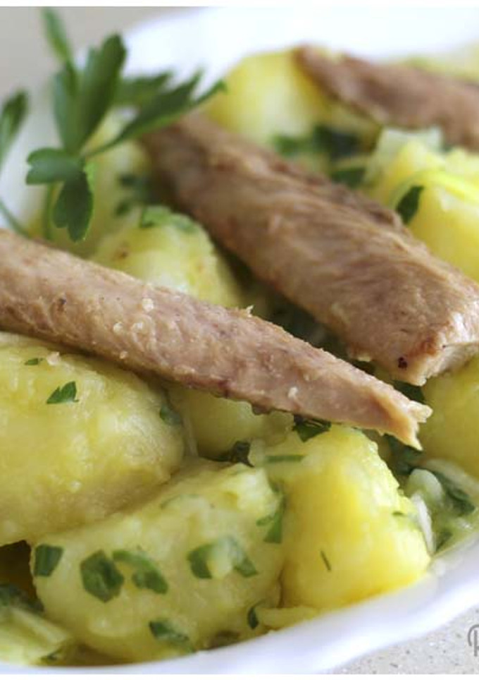 Una foto de Papas aliñás con melva e ingrediente secreto
