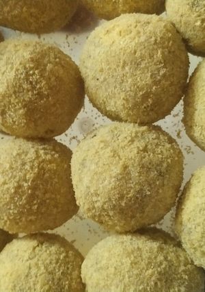 A picture of Potato cheese balls.