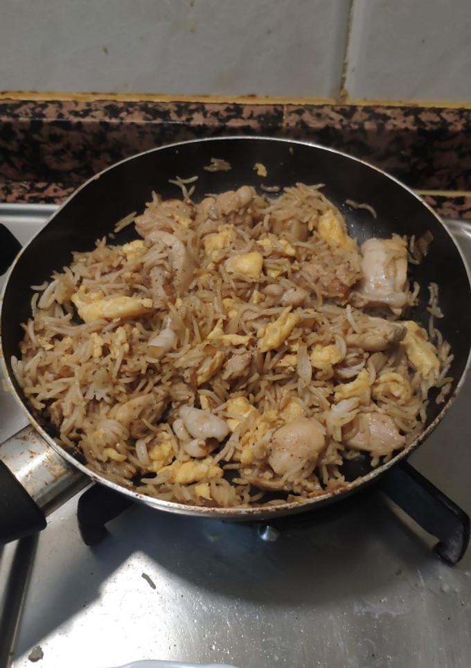 Una foto de Arroz chino con pollo