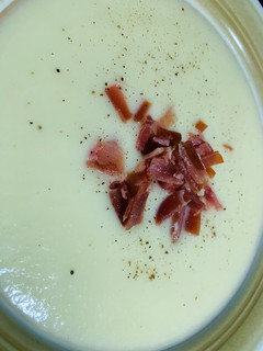 Una foto de Crema de puerros y pera🍐🍐🍐