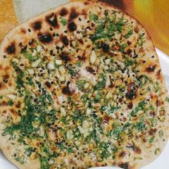 A picture of Garlic Tandoori Roti.