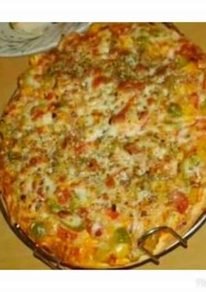 A picture of Vegetable Piza.