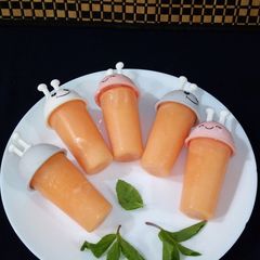 Mango ice lollipop A picture of Mango ice lollipop.