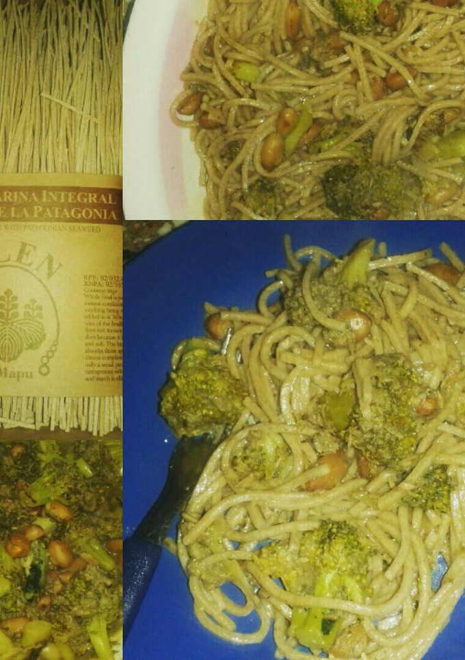 Una foto de Fideos Integrales con salsa de brocoli y maní
