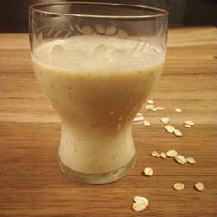 A picture of Quick And Healthy Banana Oats Smoothie.