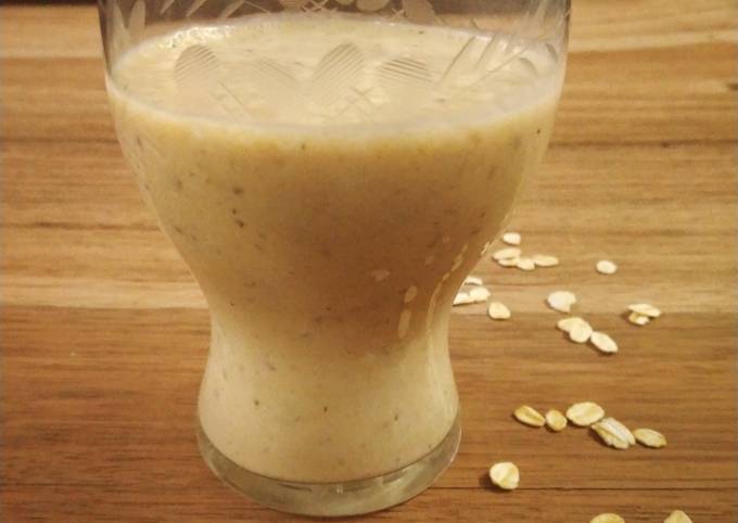 Quick And Healthy Banana Oats Smoothie