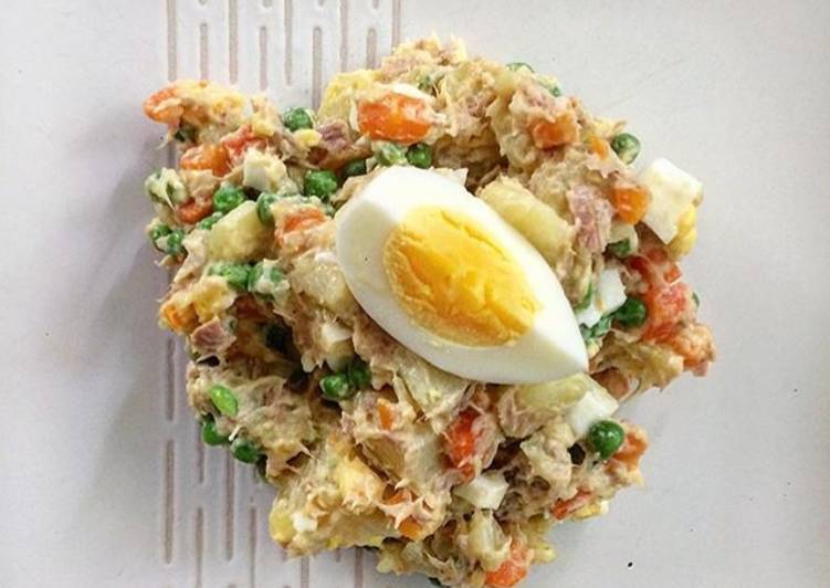 Ensalada rusa con Atún y huevo