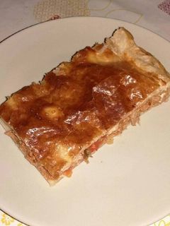 Una foto de Empanada de hojaldre con atún