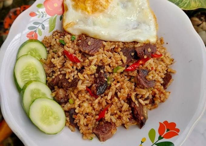 Resep 384. Nasi Goreng Kari Simple Enak oleh Noona Hilda ️ - Cookpad