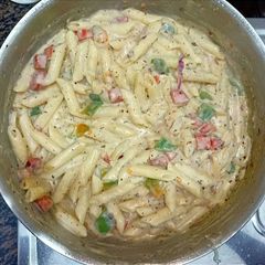 A picture of White Sauce Pasta 📌.