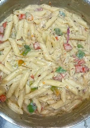 A picture of White Sauce Pasta 📌.