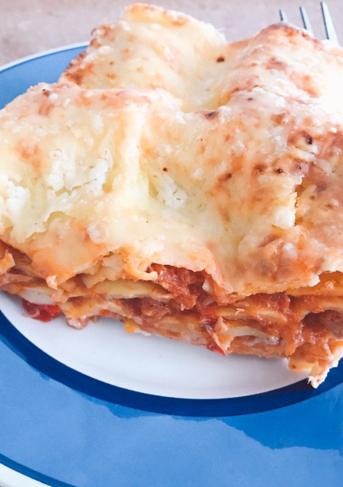 Una foto de Lasaña de atún con calabacín