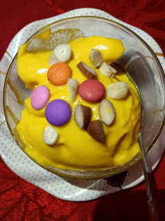 मैंगो आइसक्रीम (Mango ice-cream recipe in Hindi) रेसिपी मुख्य फोटो