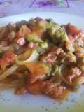 Linguine con Salsiccia, Asparagi Selvatici e Pomodorini Freschi