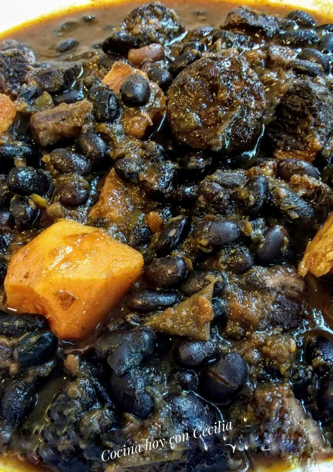 Una foto de Alubias negras guisadas