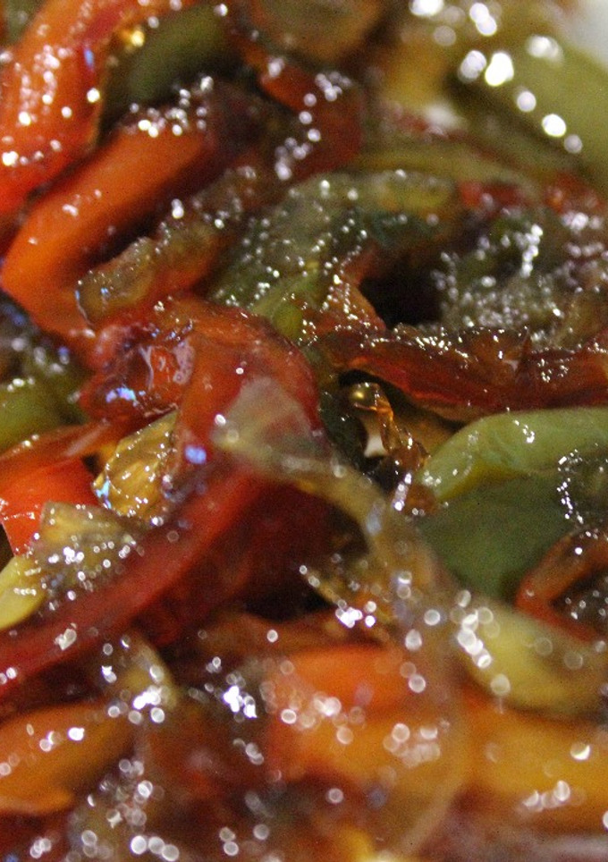 Una foto de Pimientos caramelizados con mozzarella
