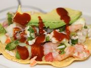 Una foto de tostadas de pescado