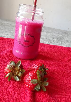 Una foto de Yogur búlgaro y frutas!!!!
