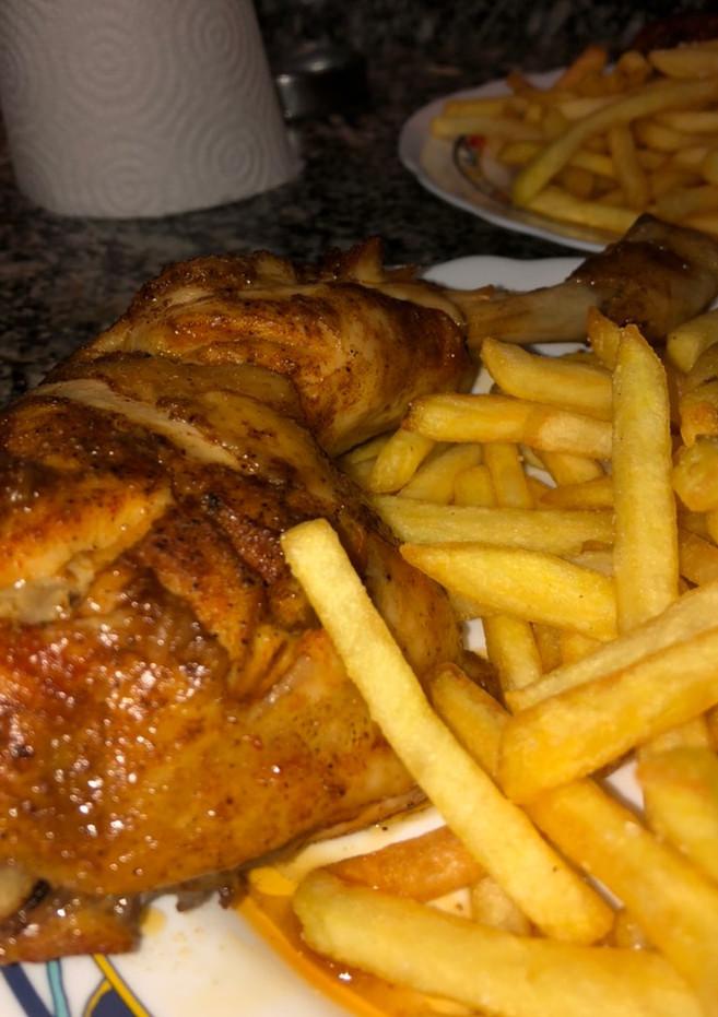 Una foto de Pollo al horno 🍗