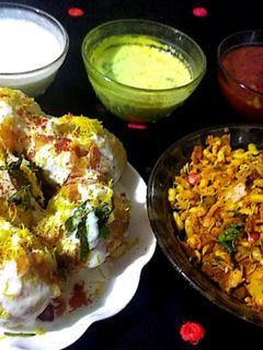 દહીં પૂરી અને ભેળ (Dahi Puri And Bhel Recipe In Gujarati) રેસીપી મુખ્ય ફોટો