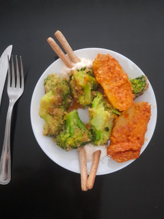 Una foto de Patatas hervidas con triturado de chorizo y coliflor rebozada