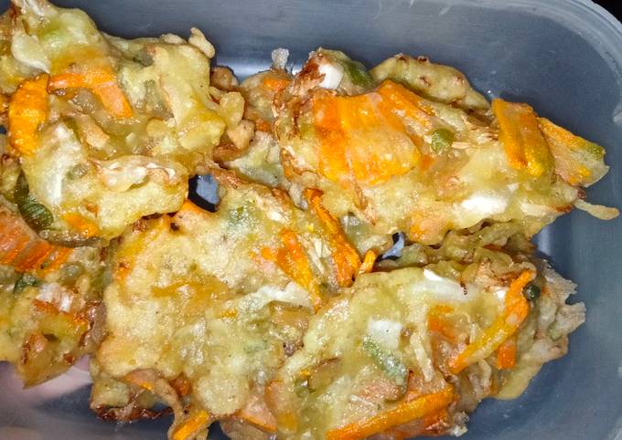 Resep Bakwan Sayur Kunyit Renyah Kriuk Oleh Ilham Widy Cookpad 1863