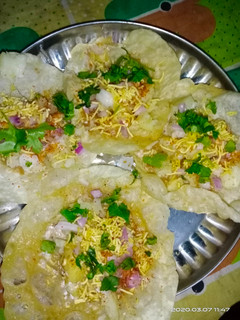 कटोरी चाट (katori chaat recipe in Hindi) रेसिपी मुख्य फोटो